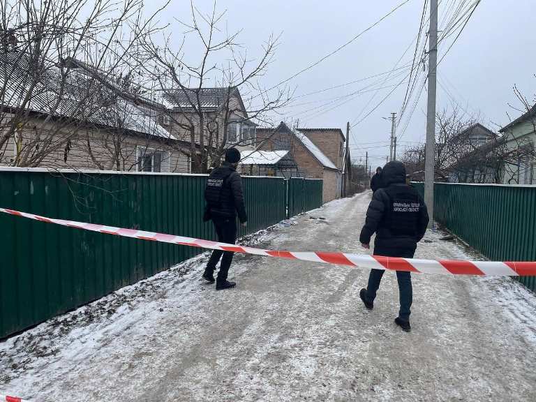 В пригороде Киева убили женщину, тело нашли возле дома