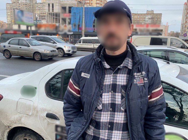 У Києві таксист під наркотиками возив пасажирів