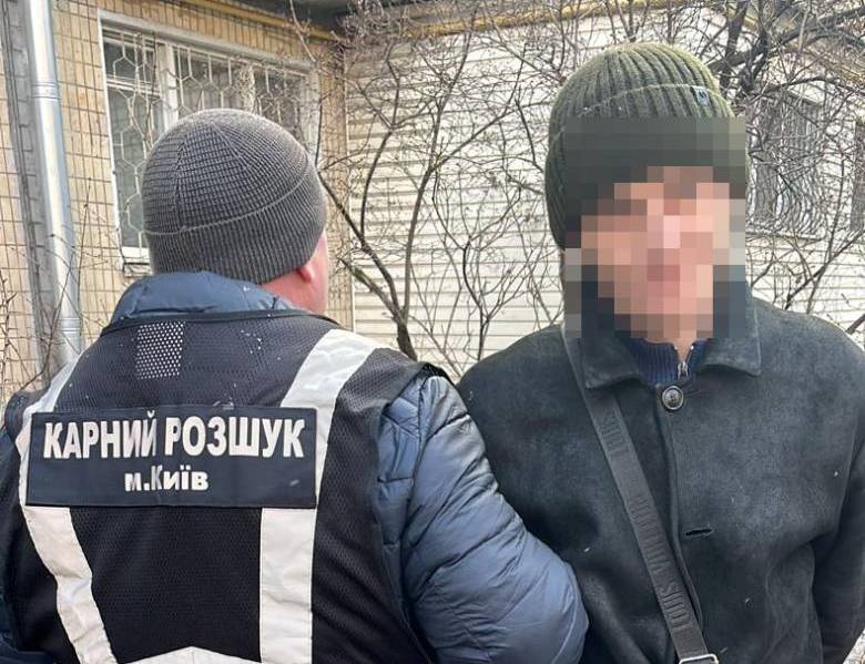 У Київській маршрутці кишеньковий злодій обікрав пасажирку