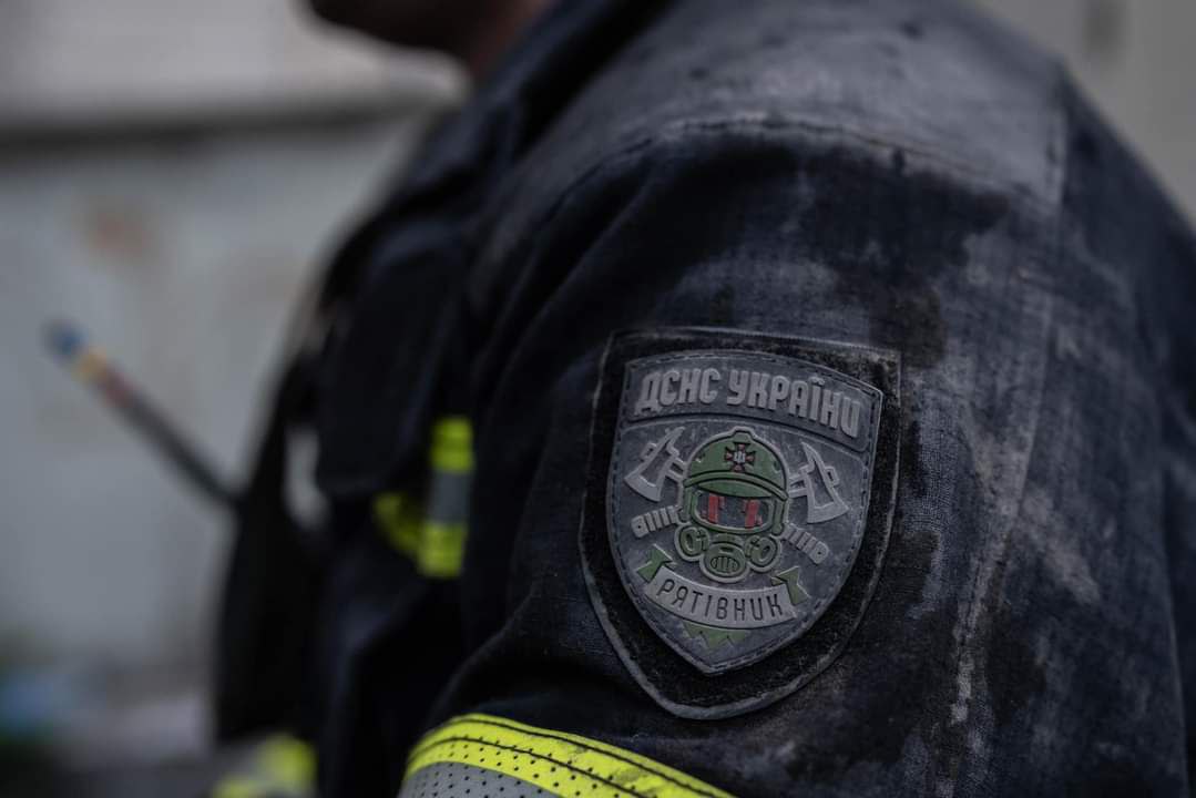 18-я атака на Киев: спасатели показали фото последствий