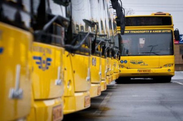 С июля в Киеве возобновят работу два автобуса