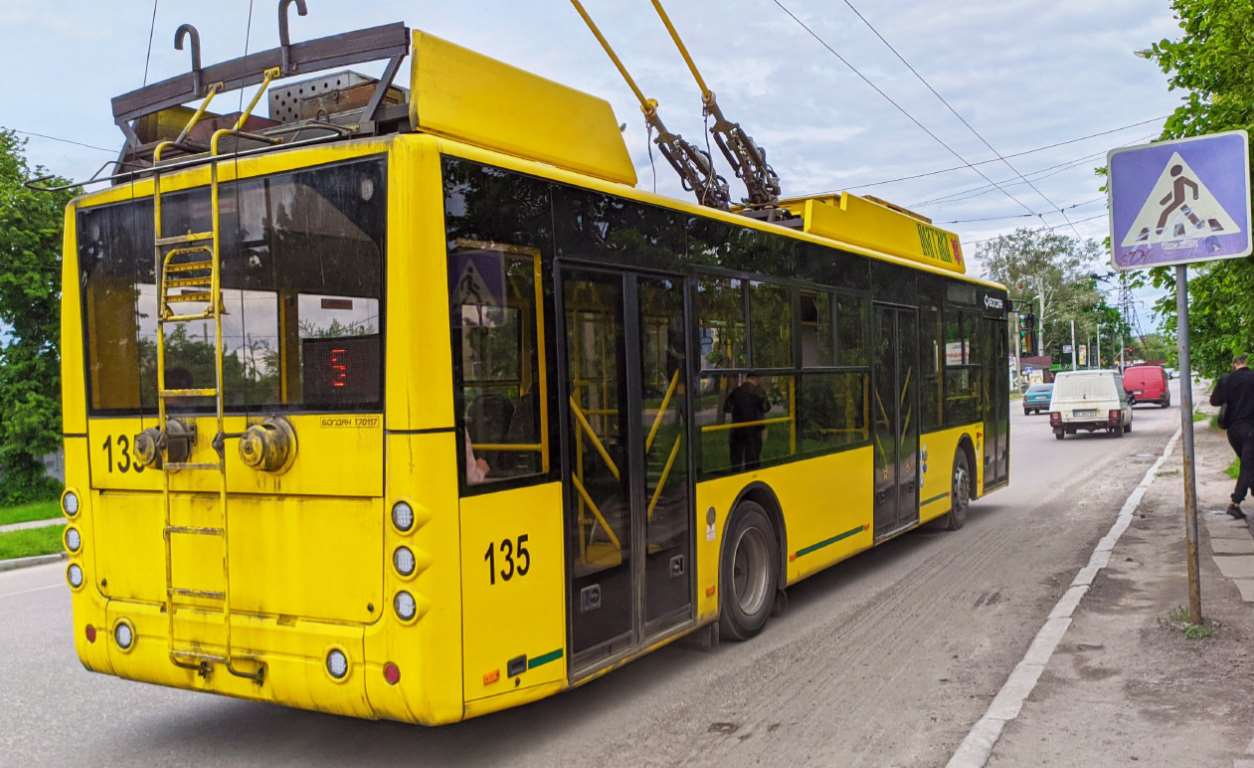 С сегодняшнего дня в Киеве возобновляет работу троллейбусный маршрут № 47