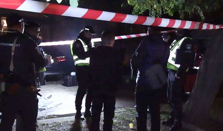 В Киеве участковые офицеры полиции задержали мужчину за убийство несовершеннолетнего