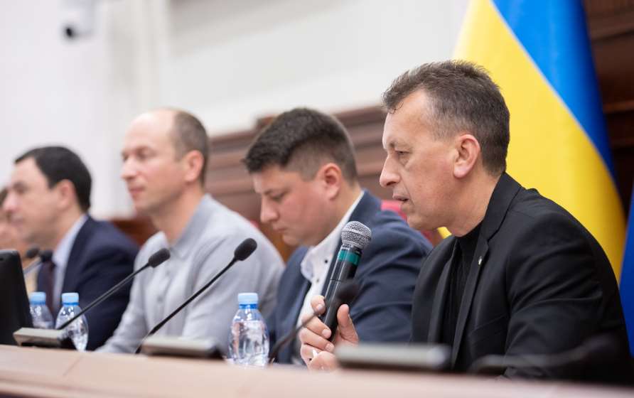 В Киеве презентовали украинскую версию европейских стандартов ухода за деревьями