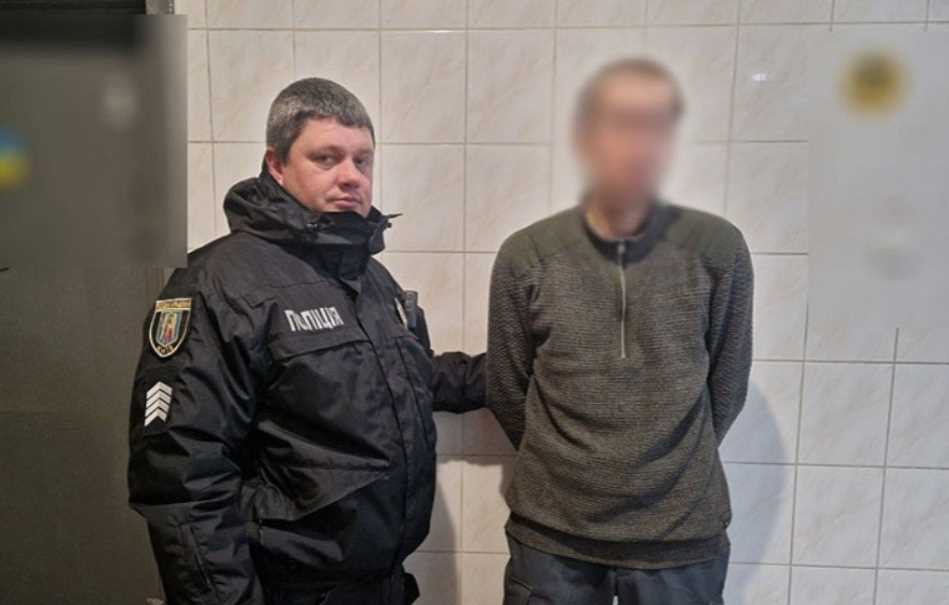 Следователи полиции Киева подозревают мужчину в покушении на ограбление жительницы Троещины