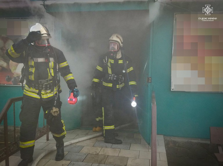 В Киевской области загорелся сельский магазин