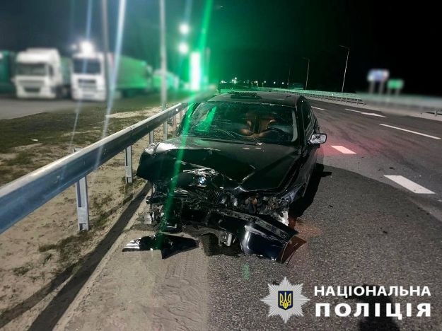 На трассе под Киевом пьяный водитель устроил аварию, есть пострадавшие