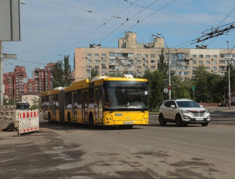 Возле Ocean Plaza в Киеве открыли движение после ремонта