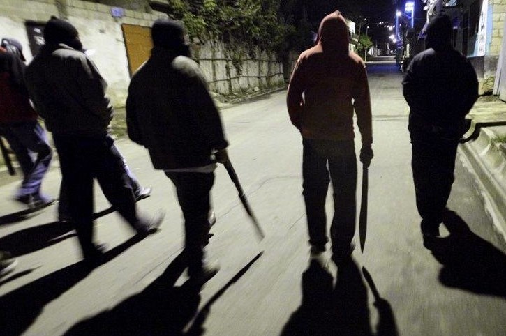 В Киеве группа подростков совершила ограбление