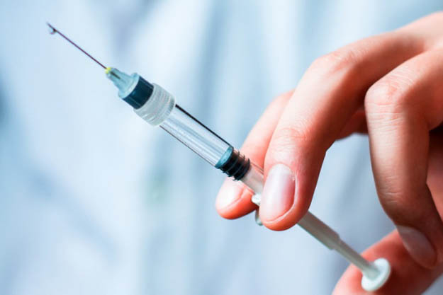 Киевские городские власти советуют киевлянам пройти вакцинацию от столбняка и дифтерии 