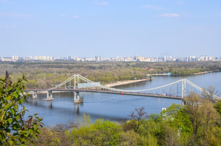 Стало известно, когда откроют Парковый мост в Киеве
