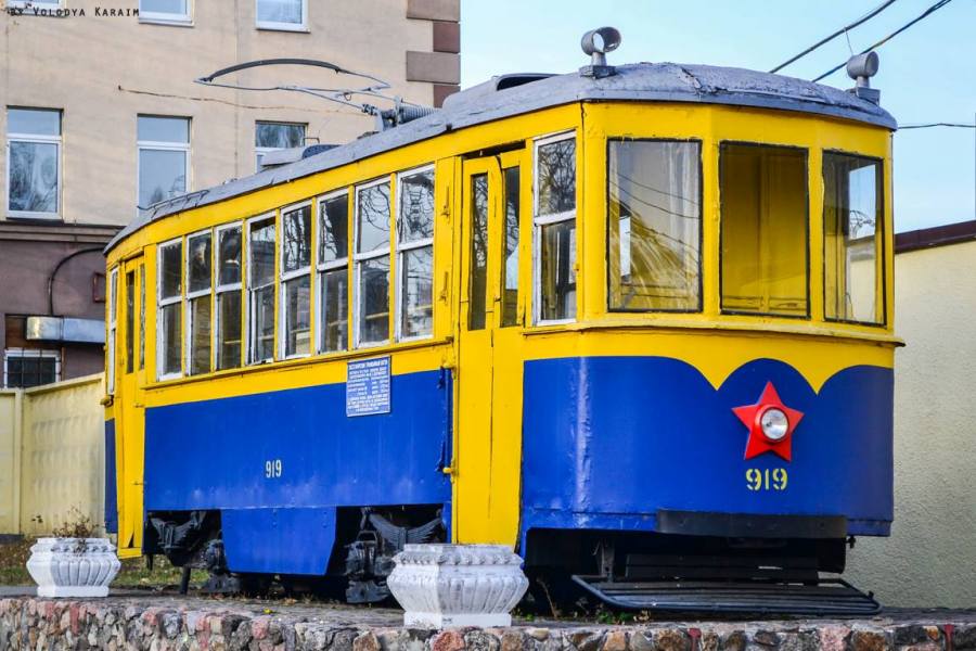 В Киеве уничтожен уникальный трамвай (фото)