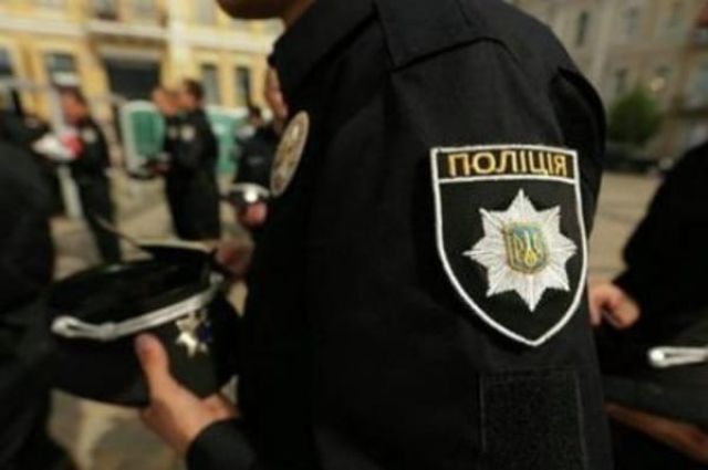Киевским полицейским предложили деньги