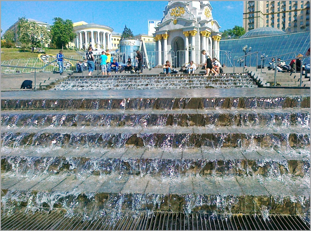 В центре Киева выключили фонтан