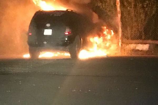 В Киеве сгорел Mercedes (фото)