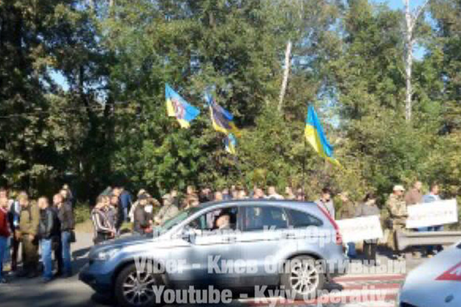 У Теремков – загадочный митинг (фото)