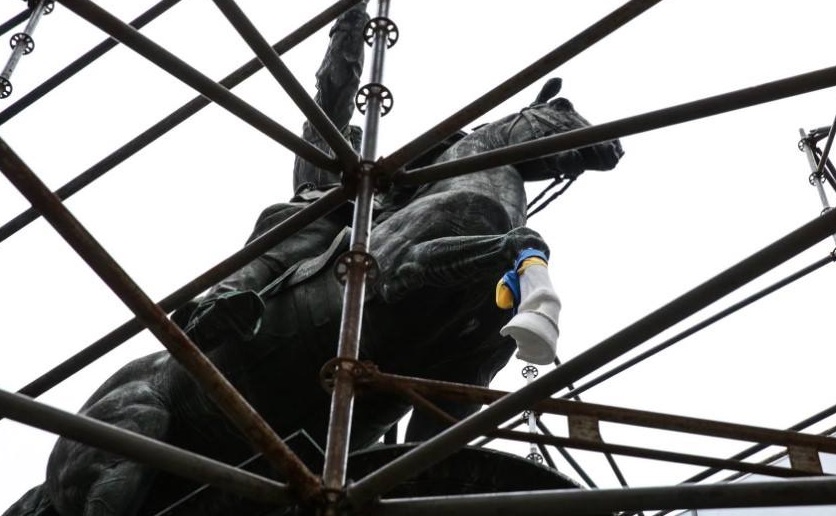 Исцеление коня: в Киеве восстановили монумент