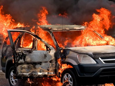 На Позняках сгорело три авто (фото)