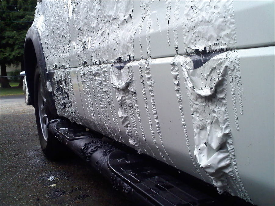 На Голосеевке снова портят автомобили (фото)