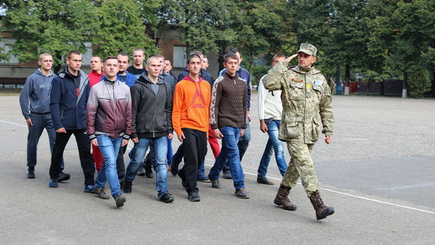 В Киеве отлавливать призывников будут участковые