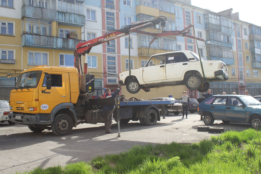 Сколько лет потребуется на освобождение Киева от автохлама (фото)