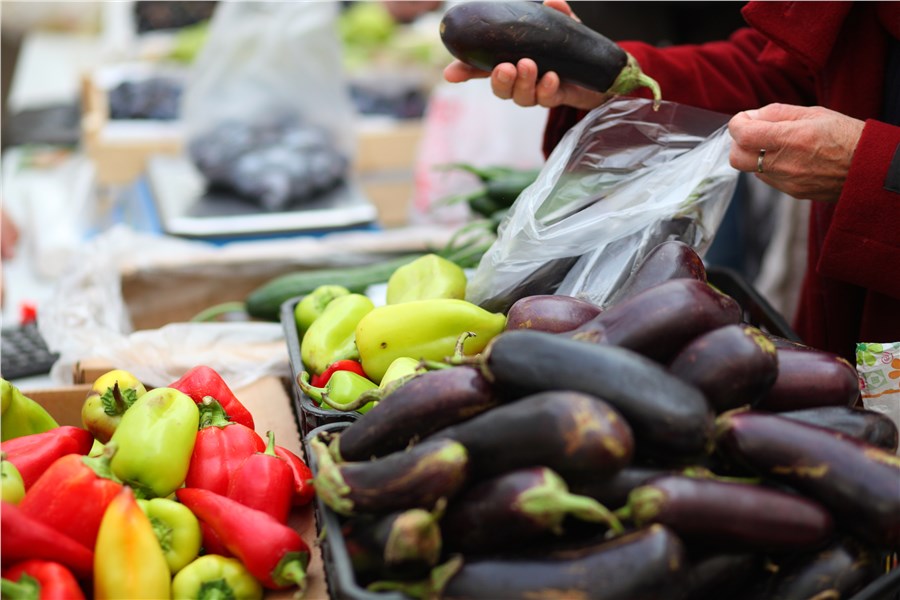 На ярмарках торгуют просроченными продуктами