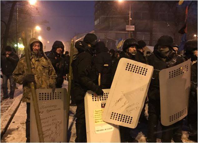 В Киеве полиция подралась с протестующими (фото)