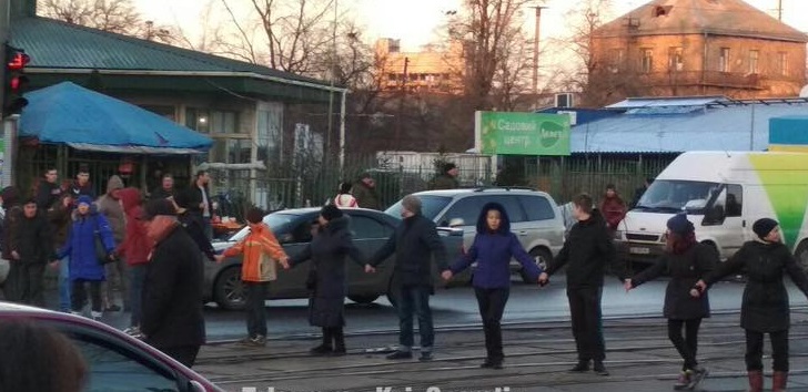 В Киеве в знак протеста перекрыли улицу