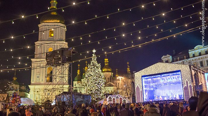 Количество встретивших новый год на Софийской площади резко сократилось
