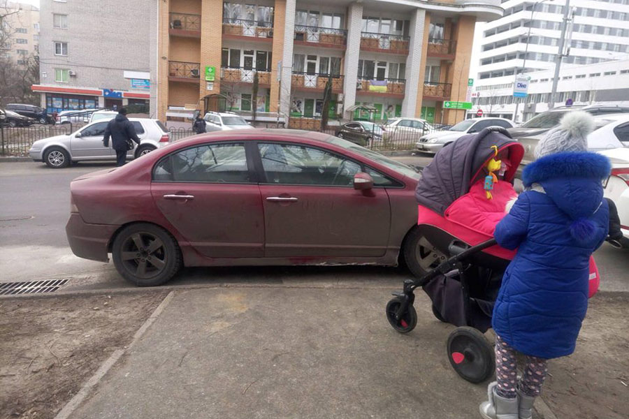В Киеве решили прославить героя парковки