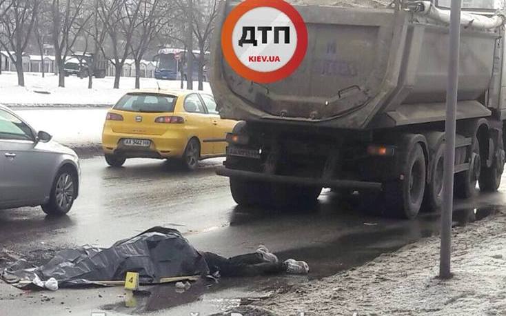 Грузовик насмерть сбил пешехода (фото)
