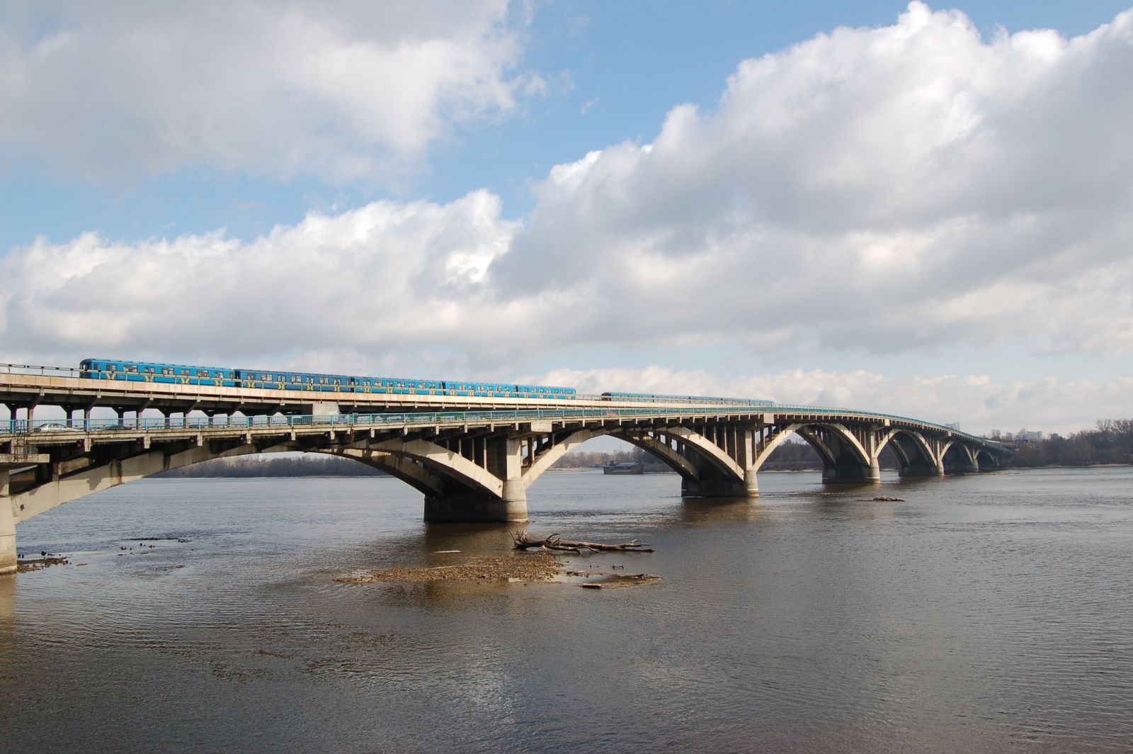 Блогер раскритиковал ремонт моста Метро