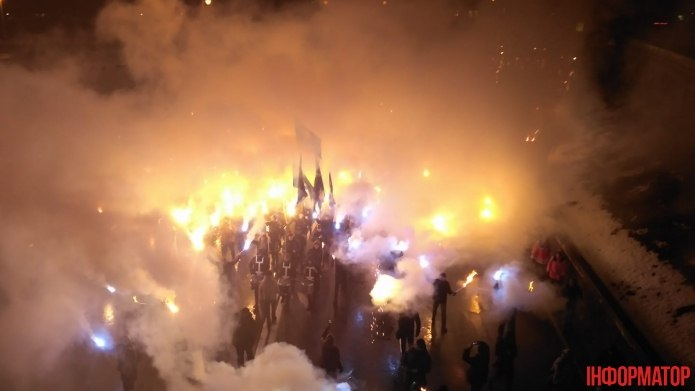 Факельное шествие в Киеве. Фото