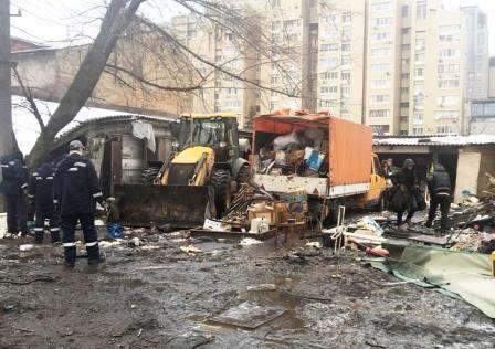 В Киеве снесли очередные киоски