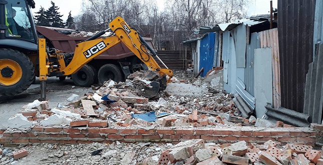 Коммунальщики завалили Киев мусором