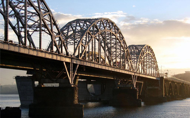 Дарницкий мост пообещали достроить за два года