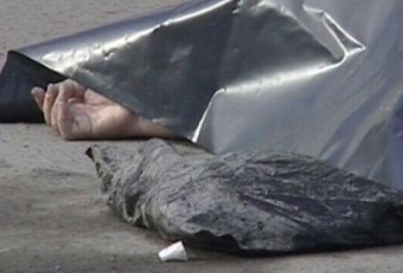 В Киеве посреди улицы умерла женщина (фото)