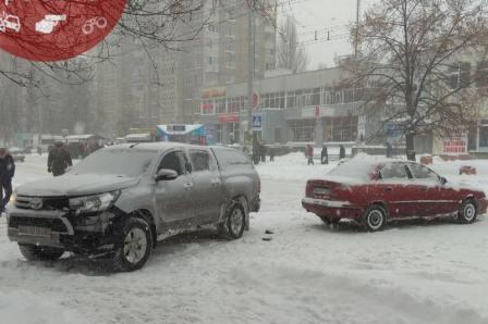 На Борщаговке – ДТП, есть пострадавшие