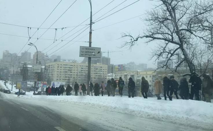 Городской транспорт ходит со значительным отставанием от графика