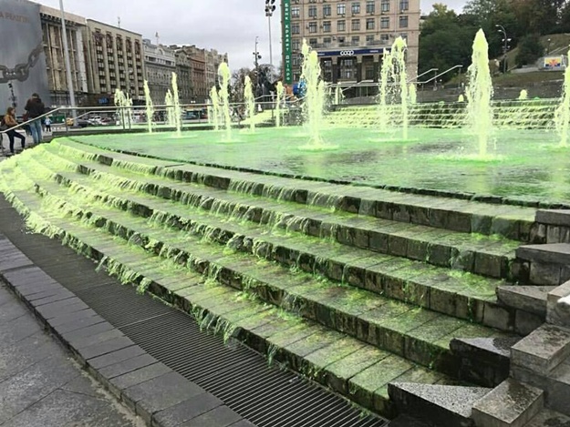 Киевские фонтаны предлагают сделать разноцветными
