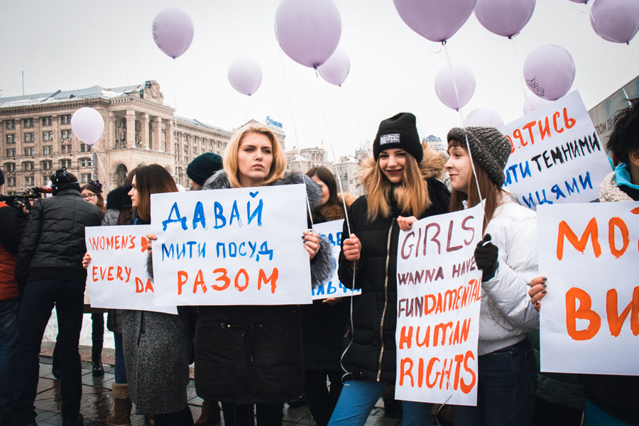 По Киеву маршировали женщины. Фоторепортаж