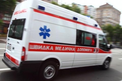 Киевлянин набросился на врачей "скорой" с пистолетом