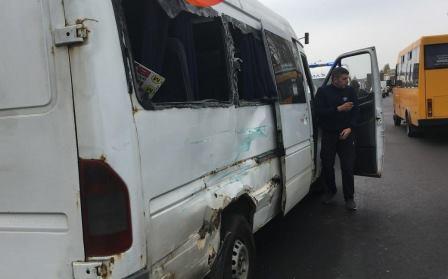 В Софиевской Борщаговке в ДТП попала набитая маршрутка