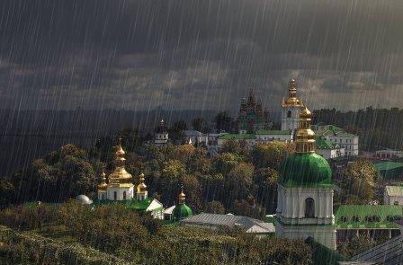 В Киев идут дожди и грозы