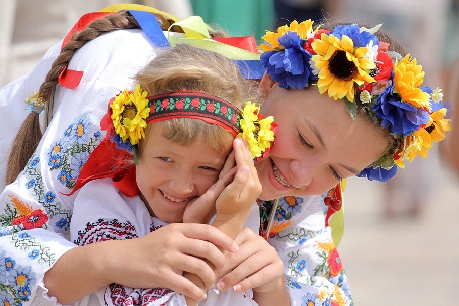 Киевляне в вышиванках установили рекорд Украины