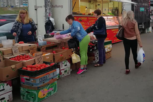 В Киеве процветает торговля на ящиках (фото)