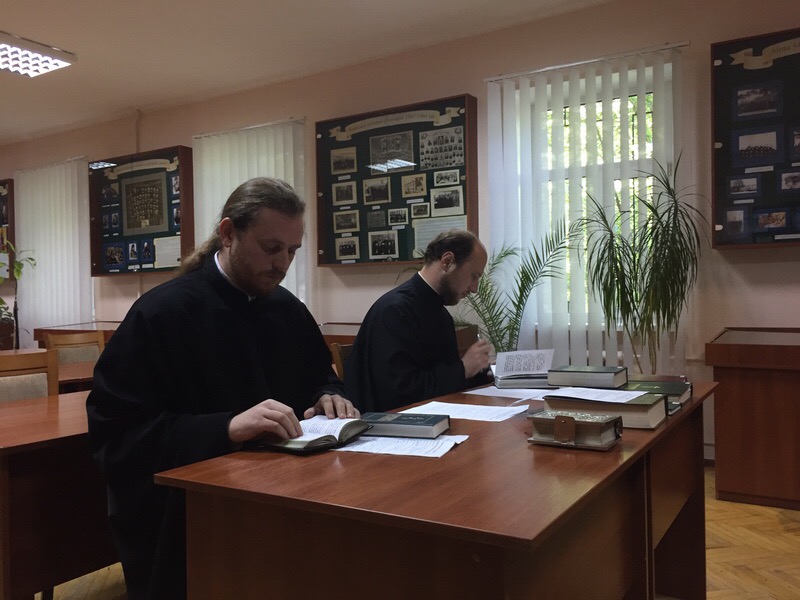 Киевские священники сдали экзамены