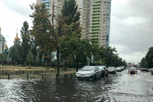 На Березняках - наводнение (фото)