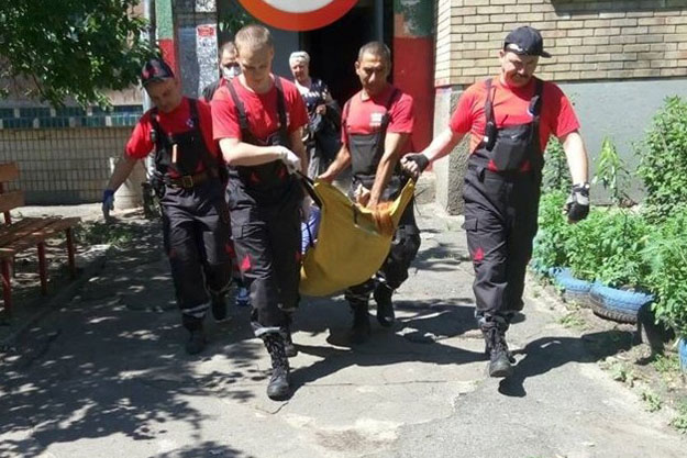 Пенсионерка пролежала четыре дня без помощи в запертой квартире