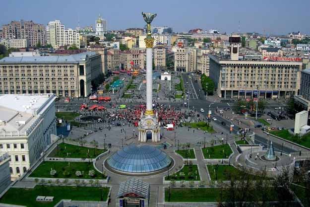 Киевляне станцевали на Майдане Независимости (видео)